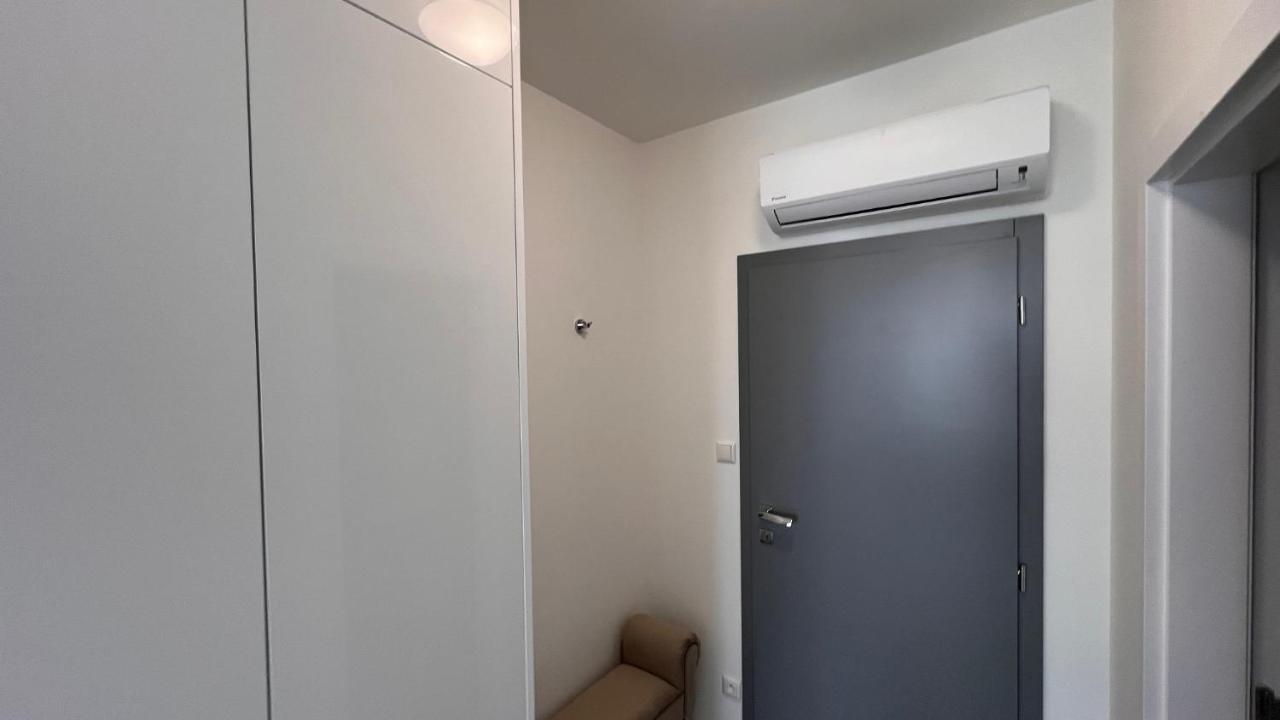 Air Conditioned 1 Room Apartment Vienna Gate, 2 Bratislava Exterior foto